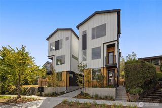 1227 B N 48th Street, Seattle, WA 98103