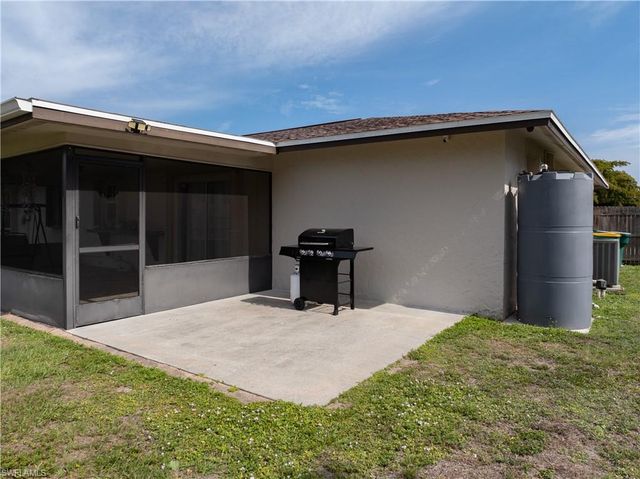 4960 20th PL SW, Naples, FL 34116