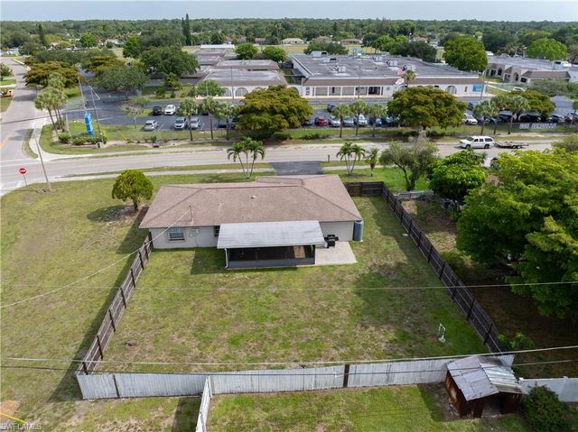 4960 20th PL SW, Naples, FL 34116