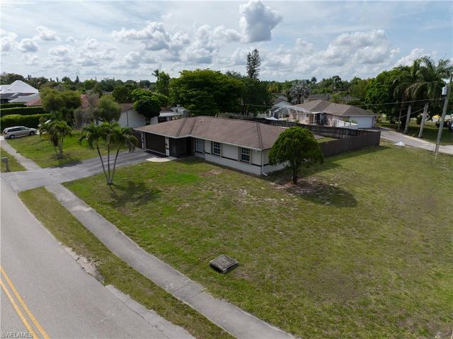 4960 20th PL SW, Naples, FL 34116