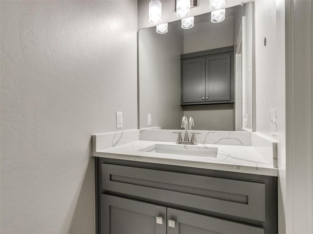4988 Ranchero Drive, Edmond, OK 73025
