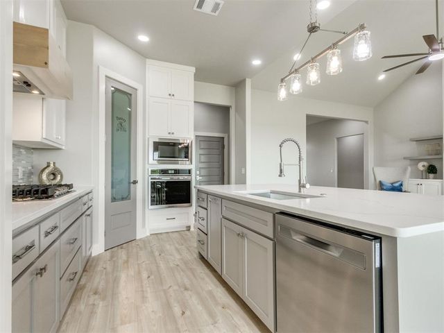 4988 Ranchero Drive, Edmond, OK 73025