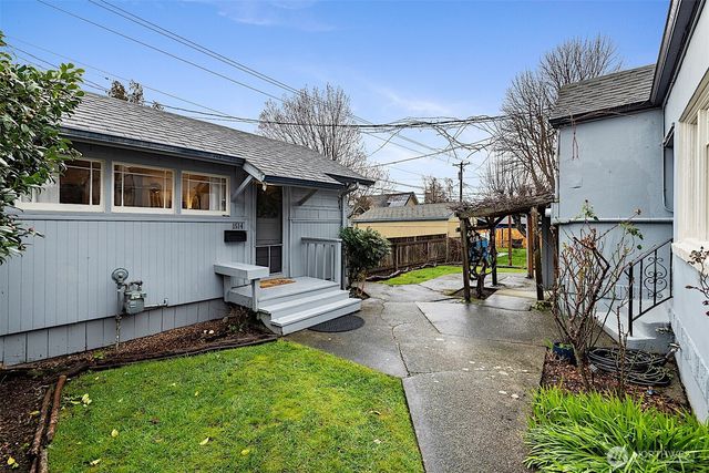 1516 1514 N Steele Street, Tacoma, WA 98406