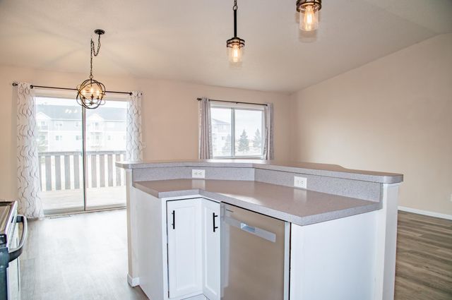 1902 41st Avenue S, Moorhead, MN 56560