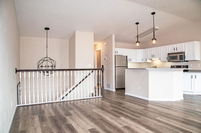 1902 41st Avenue S, Moorhead, MN 56560