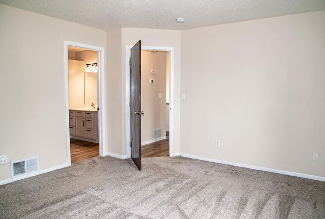 1902 41st Avenue S, Moorhead, MN 56560