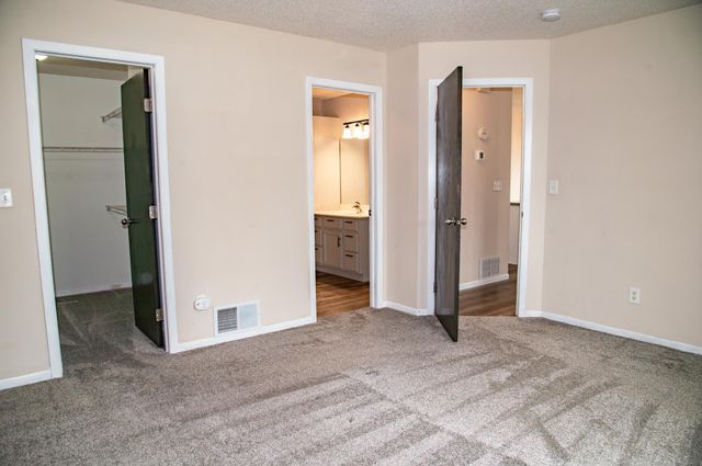 1902 41st Avenue S, Moorhead, MN 56560