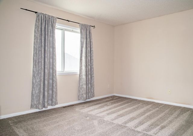 1902 41st Avenue S, Moorhead, MN 56560