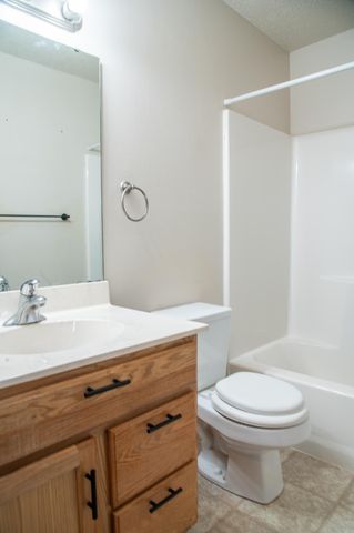 1902 41st Avenue S, Moorhead, MN 56560