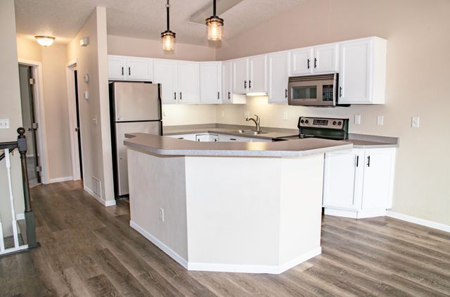 1902 41st Avenue S, Moorhead, MN 56560