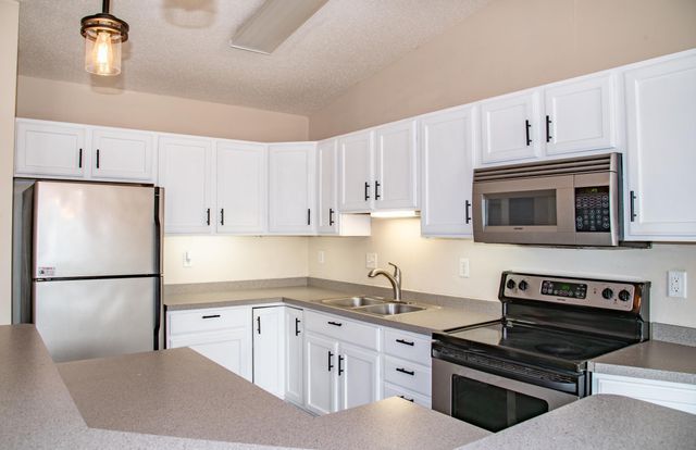 1902 41st Avenue S, Moorhead, MN 56560