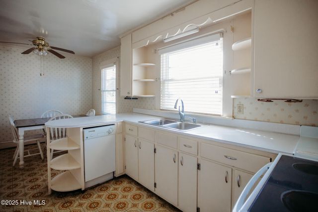 103 S Washington Street, Pikeville, NC 27863