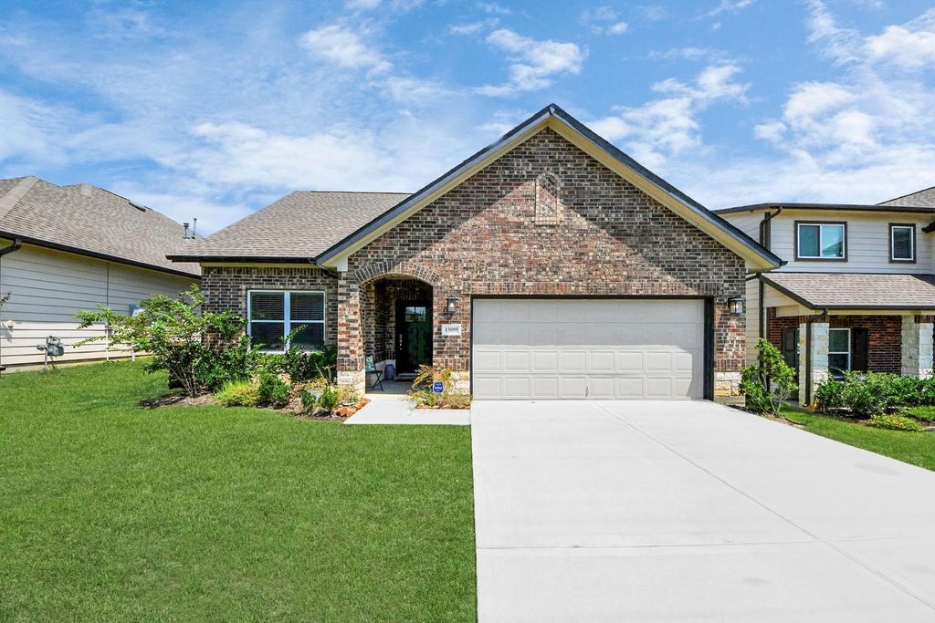 13095 Clearview Drive, Willis, TX 77318
