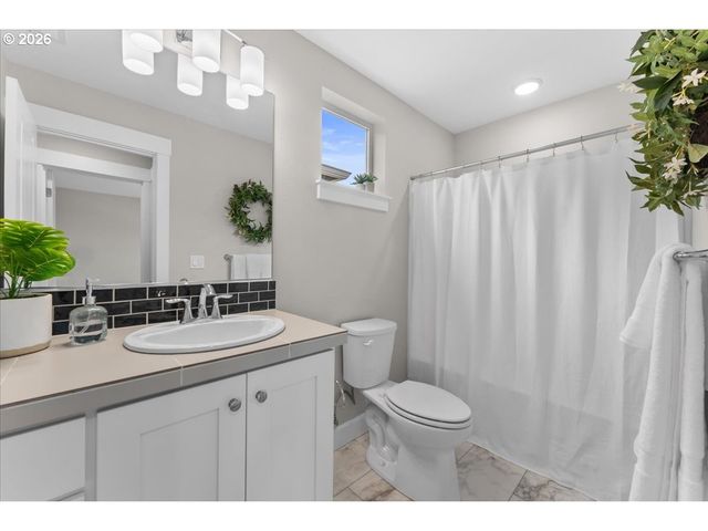 3841 Se 83RD Ave, Hillsboro, OR 97129