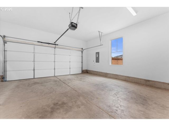 3841 Se 83RD Ave, Hillsboro, OR 97129