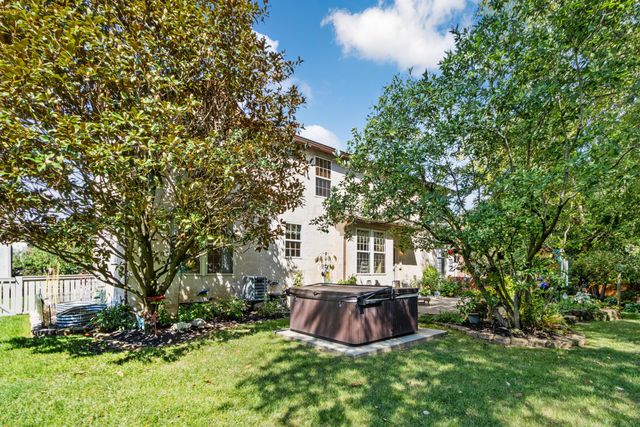 354 Amesbury Court, Westerville, OH 43082