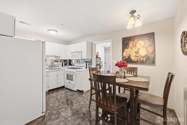 191 Prestwick Way, Edison, NJ 08820