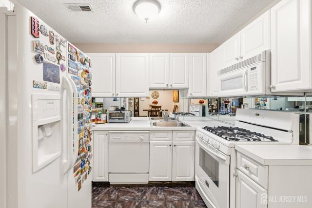 191 Prestwick Way, Edison, NJ 08820