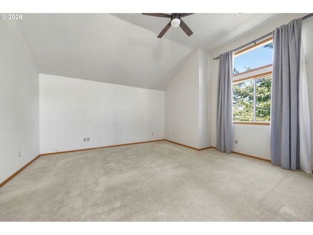 5002 Sw VACUNA St, Portland, OR 97219