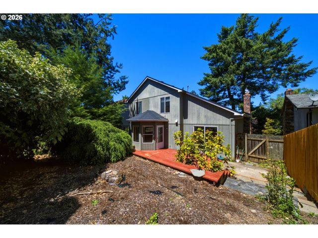 5002 Sw VACUNA St, Portland, OR 97219