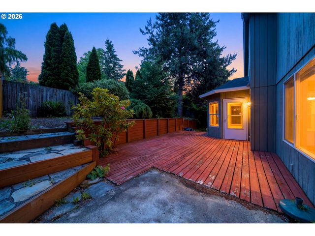 5002 Sw VACUNA St, Portland, OR 97219