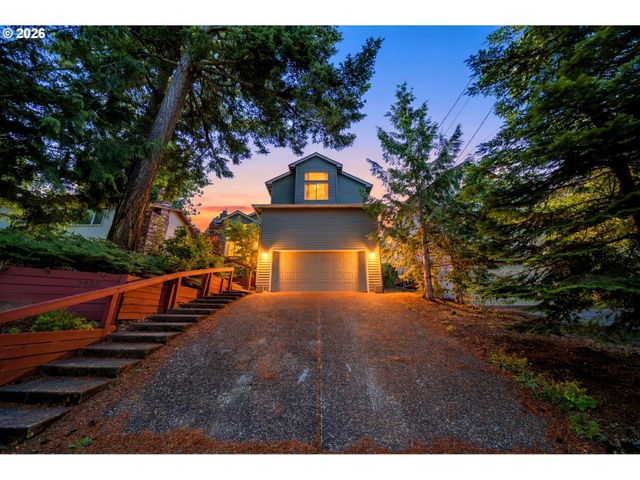 5002 Sw VACUNA St, Portland, OR 97219