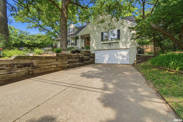 3900 N HARMON Avenue, Peoria, IL 61614