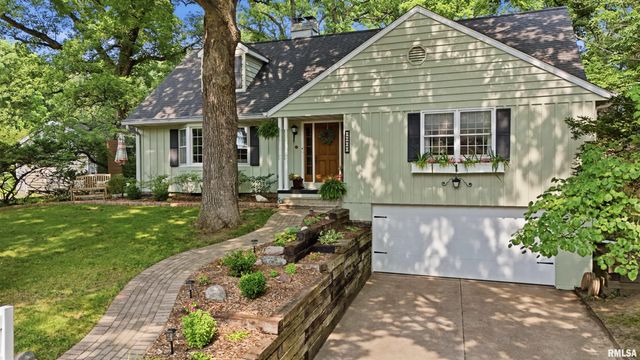 3900 N HARMON Avenue, Peoria, IL 61614