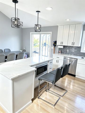 249 Bayport Avenue, Bayport, NY 11705