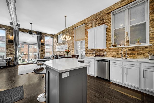 1454 W Fullerton Avenue 2, Chicago, IL 60614