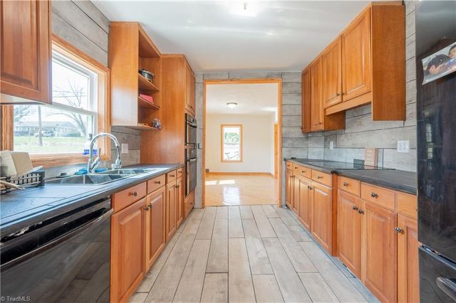 105 Swanson Street, Galax, VA 24333