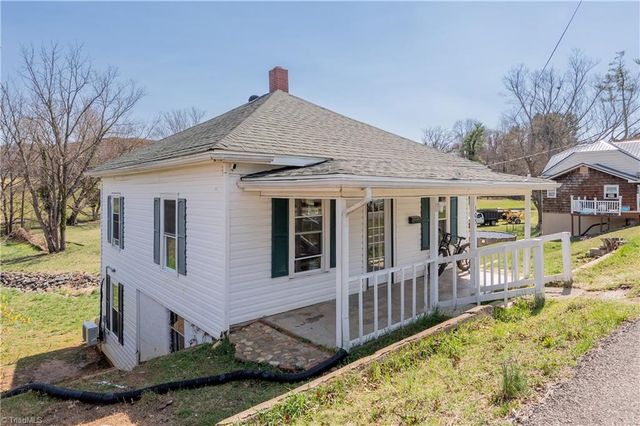 105 Swanson Street, Galax, VA 24333