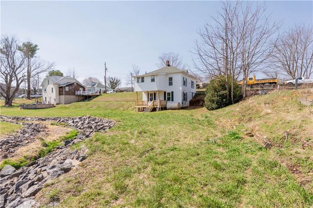 105 Swanson Street, Galax, VA 24333