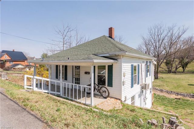 105 Swanson Street, Galax, VA 24333