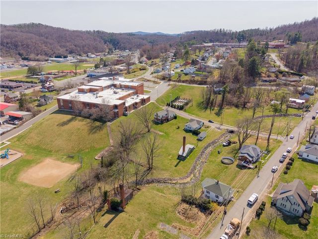 105 Swanson Street, Galax, VA 24333