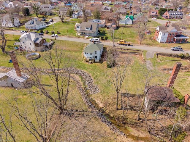 105 Swanson Street, Galax, VA 24333