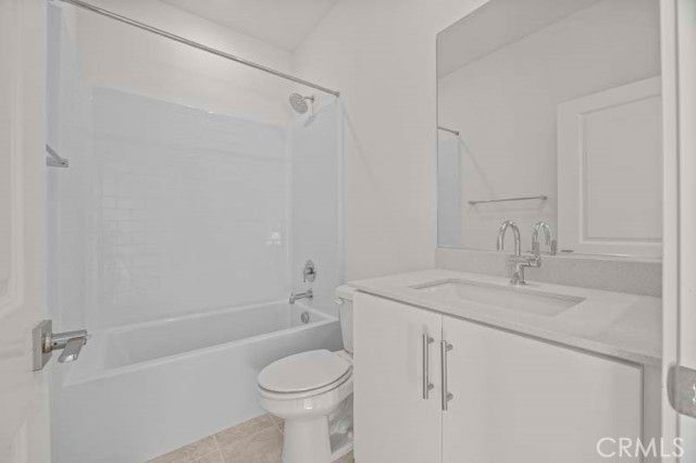 107 S. Laxore 408, Anaheim, CA 92804