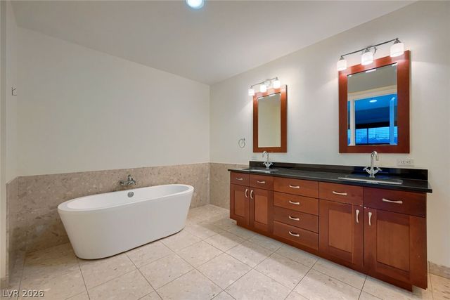 4525 Dean Martin 3009, Las Vegas, NV 89103