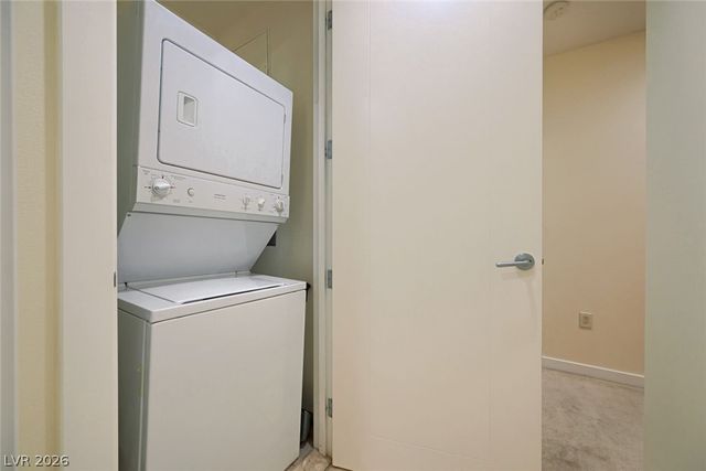 4525 Dean Martin 3009, Las Vegas, NV 89103