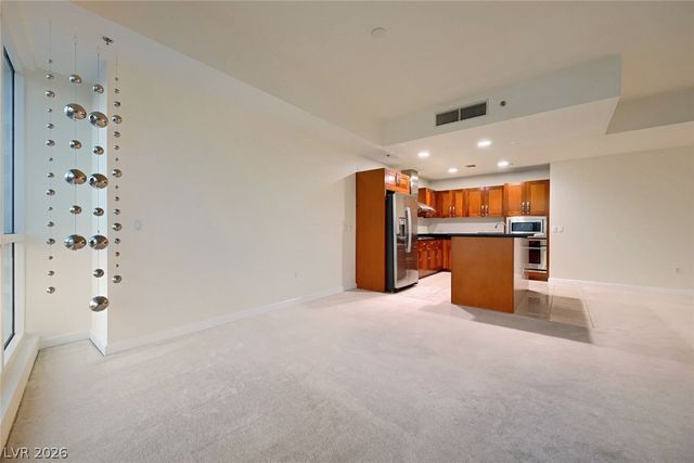 4525 Dean Martin 3009, Las Vegas, NV 89103