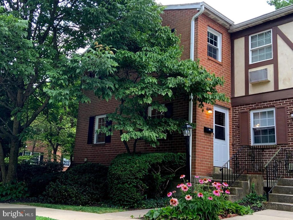 207 WALNUT HILL RD #B #2, WEST CHESTER, PA 19382 — exterior