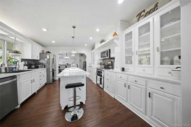1661 Old Country Road 62, Riverhead, NY 11901