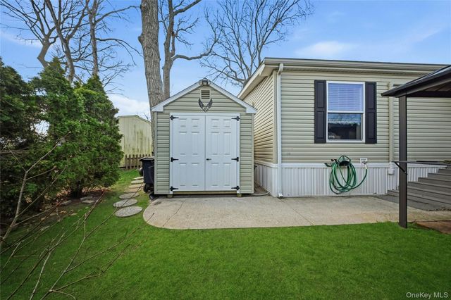 1661 Old Country Road 62, Riverhead, NY 11901
