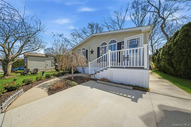 1661 Old Country Road 62, Riverhead, NY 11901