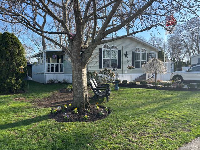 1661 Old Country Road 62, Riverhead, NY 11901