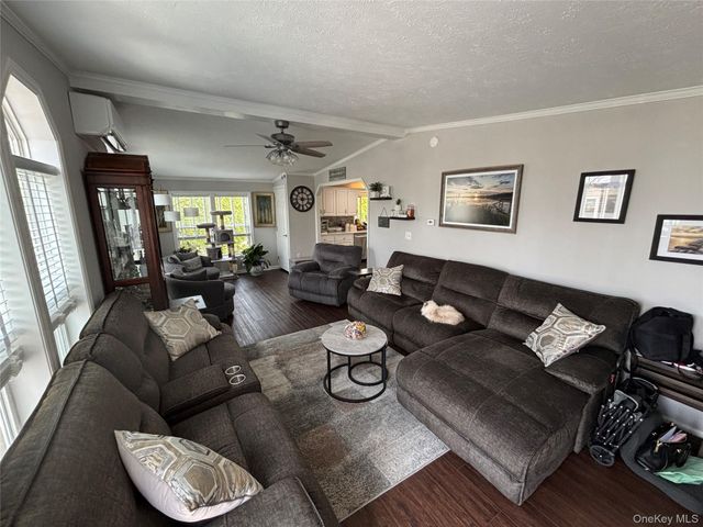 1661 Old Country Road 62, Riverhead, NY 11901