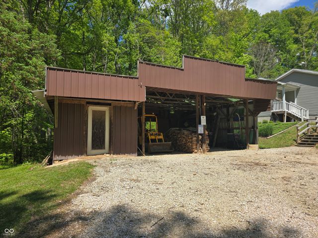 3800 Garrard Chapel Road, Bowling Green, IN 47833