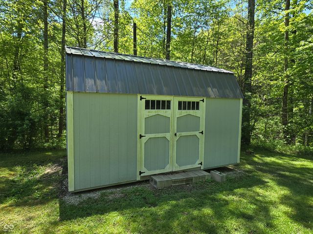 3800 Garrard Chapel Road, Bowling Green, IN 47833