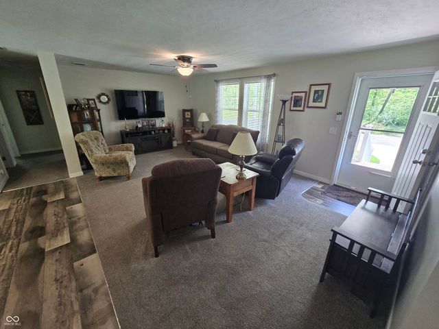 3800 Garrard Chapel Road, Bowling Green, IN 47833