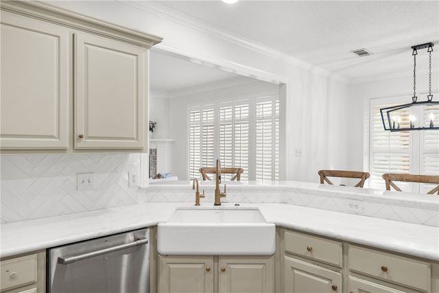 722 Plum Hollow Drive, College Station, TX 77845